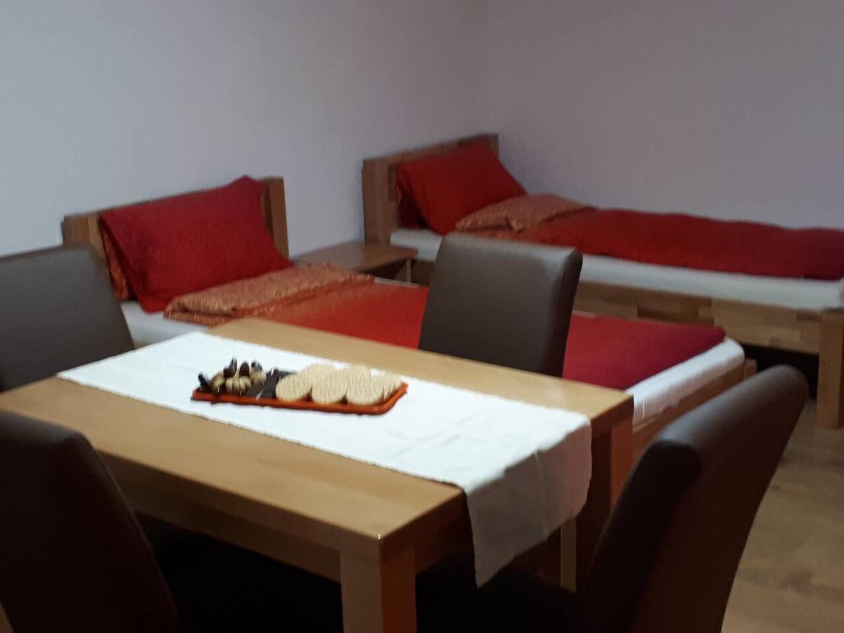Apartmani Tajra Visoko Esterno foto