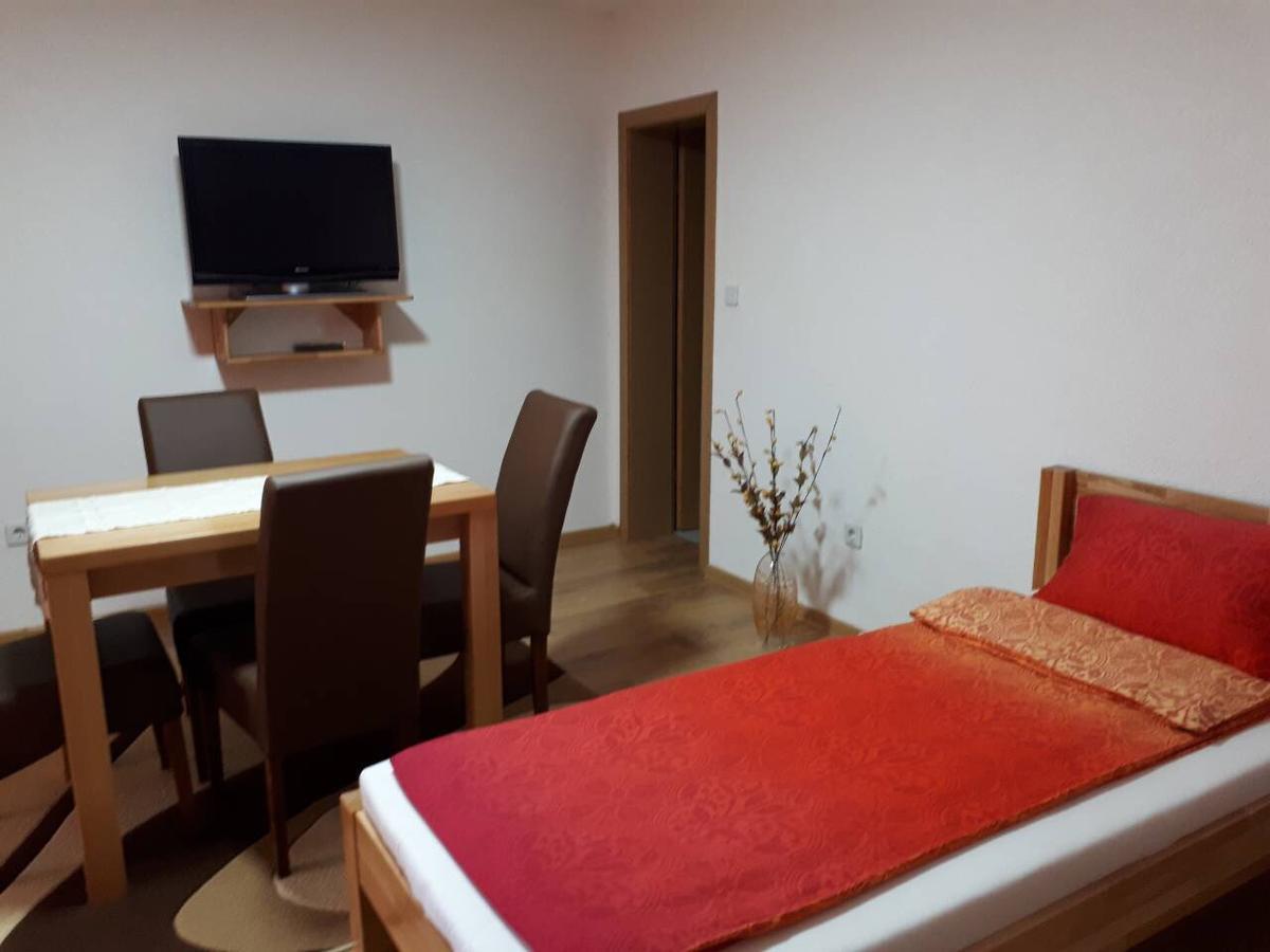 Apartmani Tajra Visoko Esterno foto
