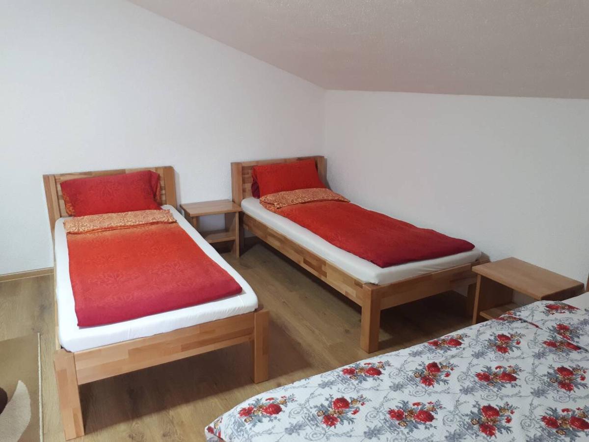 Apartmani Tajra Visoko Esterno foto